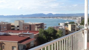 Piso en venta con vistas al mar, zona playa Capellans